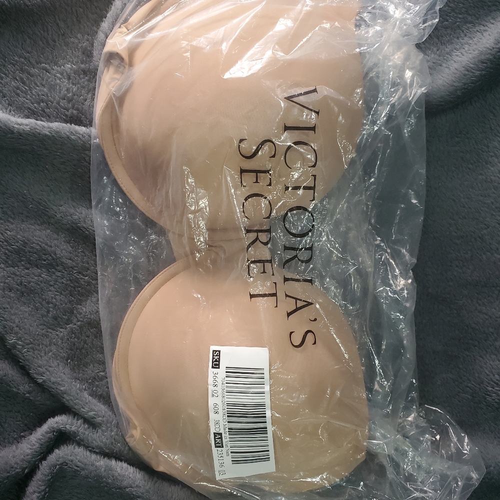 NWT Victorias Secret tshirt push up 38DD